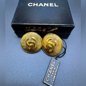 Chanel FULL SET WITH TAGS 24K gold plated vintage clip on earrings